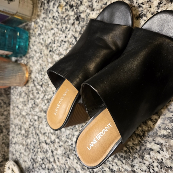 LANE BRYANT - 8W - GUC Ladies Black Shoes - Picture 1 of 3